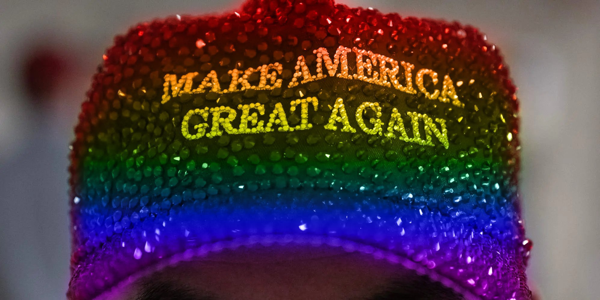 Вирусный ролик из Trump Tower на Pride привлекает внимание к поддержке гей-MAGA и анти-ЛГБТК+ утверждениям