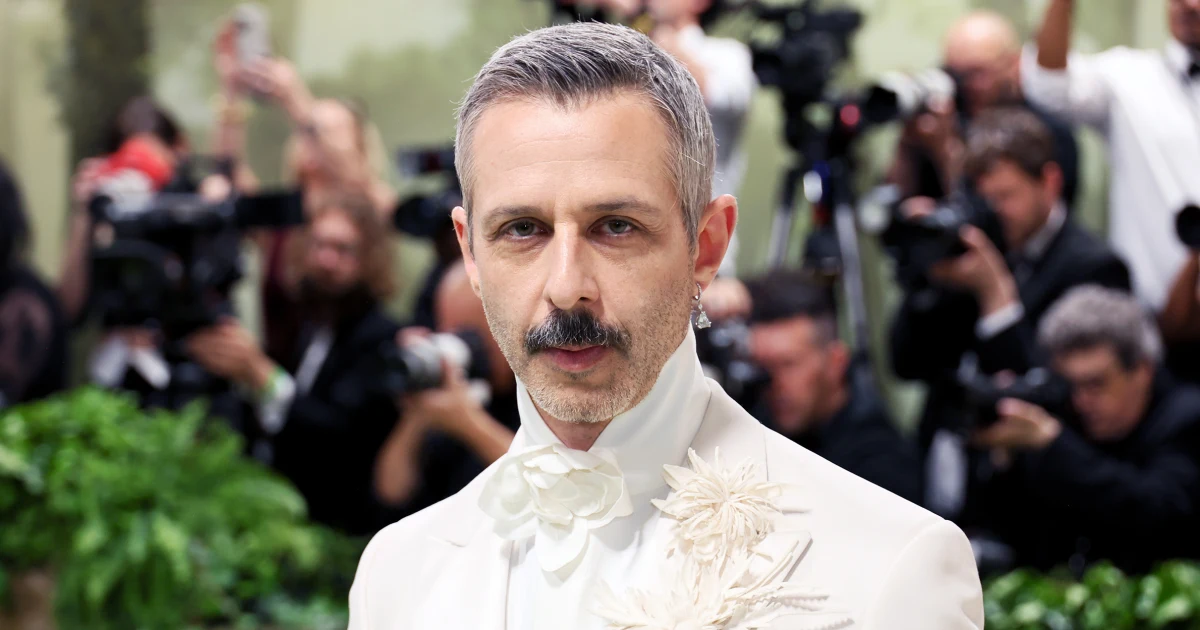 Jeremy Strong Backs Valid Criticism of Straight Actors in Gay Roles
