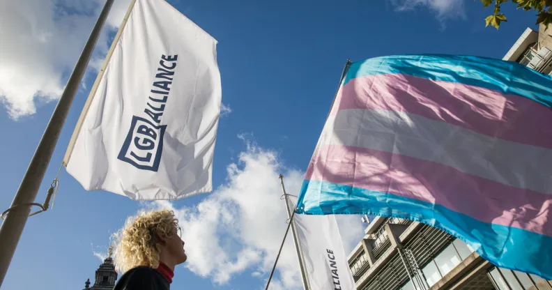 LGB Alliance fait face à des réactions négatives pour un soutien surprenant aux droits des personnes trans au milieu de la répression anti-LGBTQ+ en Russie