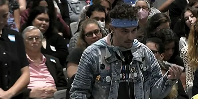Une militante trans devient virale pour s’être injecté son traitement hormonal pendant une audition en Floride