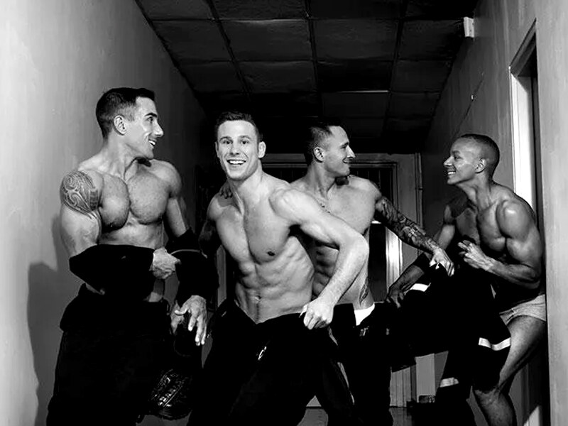 En feu : les portraits sensuels des pompiers français