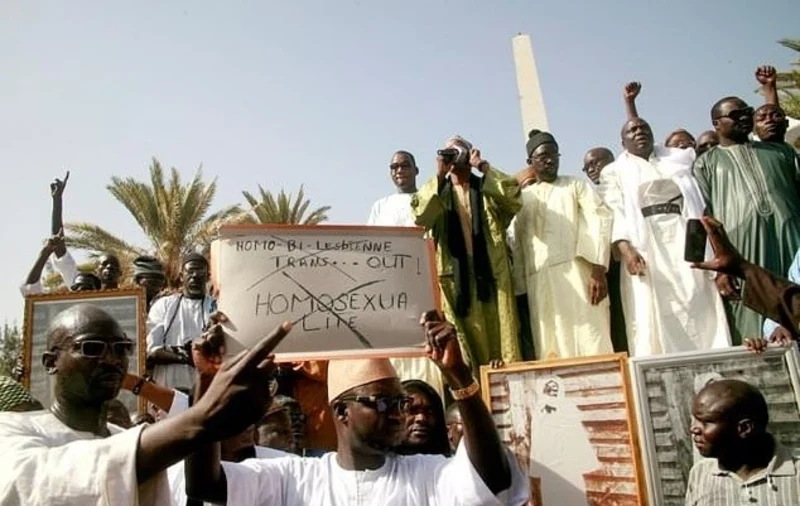 Des dizaines d’arrestations lors d’une fête d’anniversaire gay dans le nord du Nigeria, dans un contexte de répression persistante
