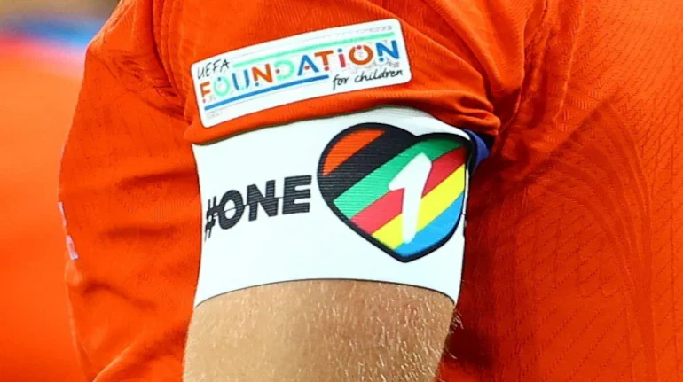 Le sélectionneur du Danemark : les sanctions liées au brassard One Love envoient un message « controversé »