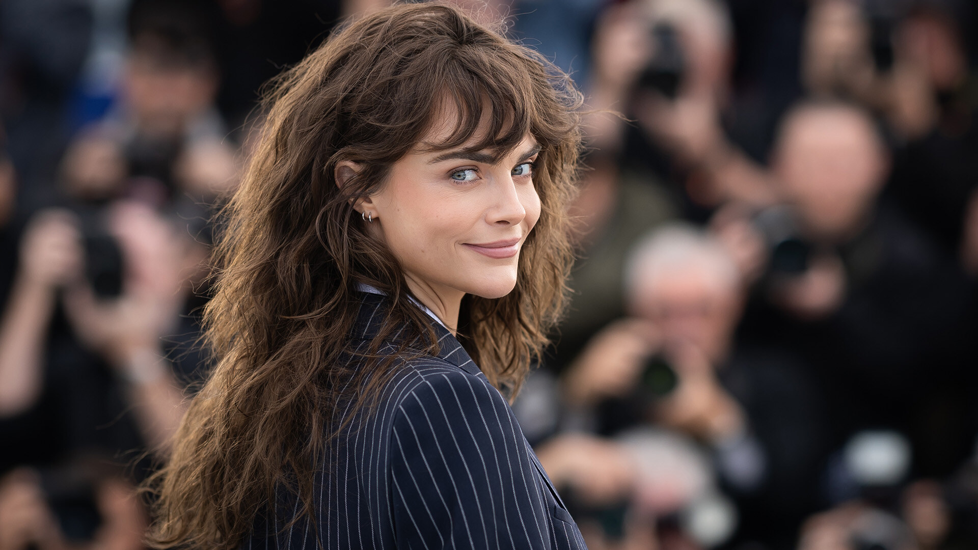 Cara Delevingne Embraces Her Lesbian Identity