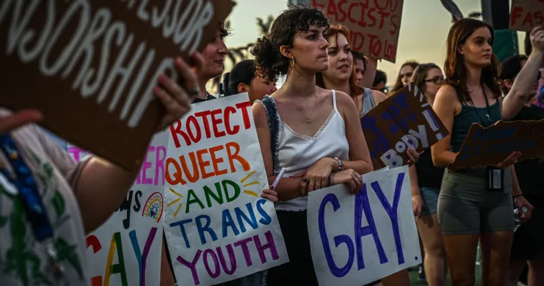 Des militants trans et non binaires contestent comme inconstitutionnelle l’interdiction des toilettes en Floride