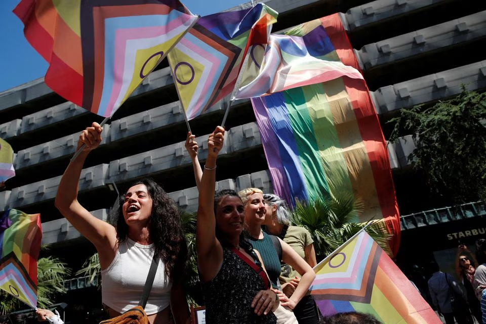 Crainte croissante et exode : la communauté LGBT de Turquie fait face à l’intimidation au milieu de la rhétorique électorale