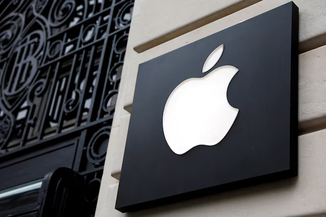 Russia Slaps Apple Over Pride