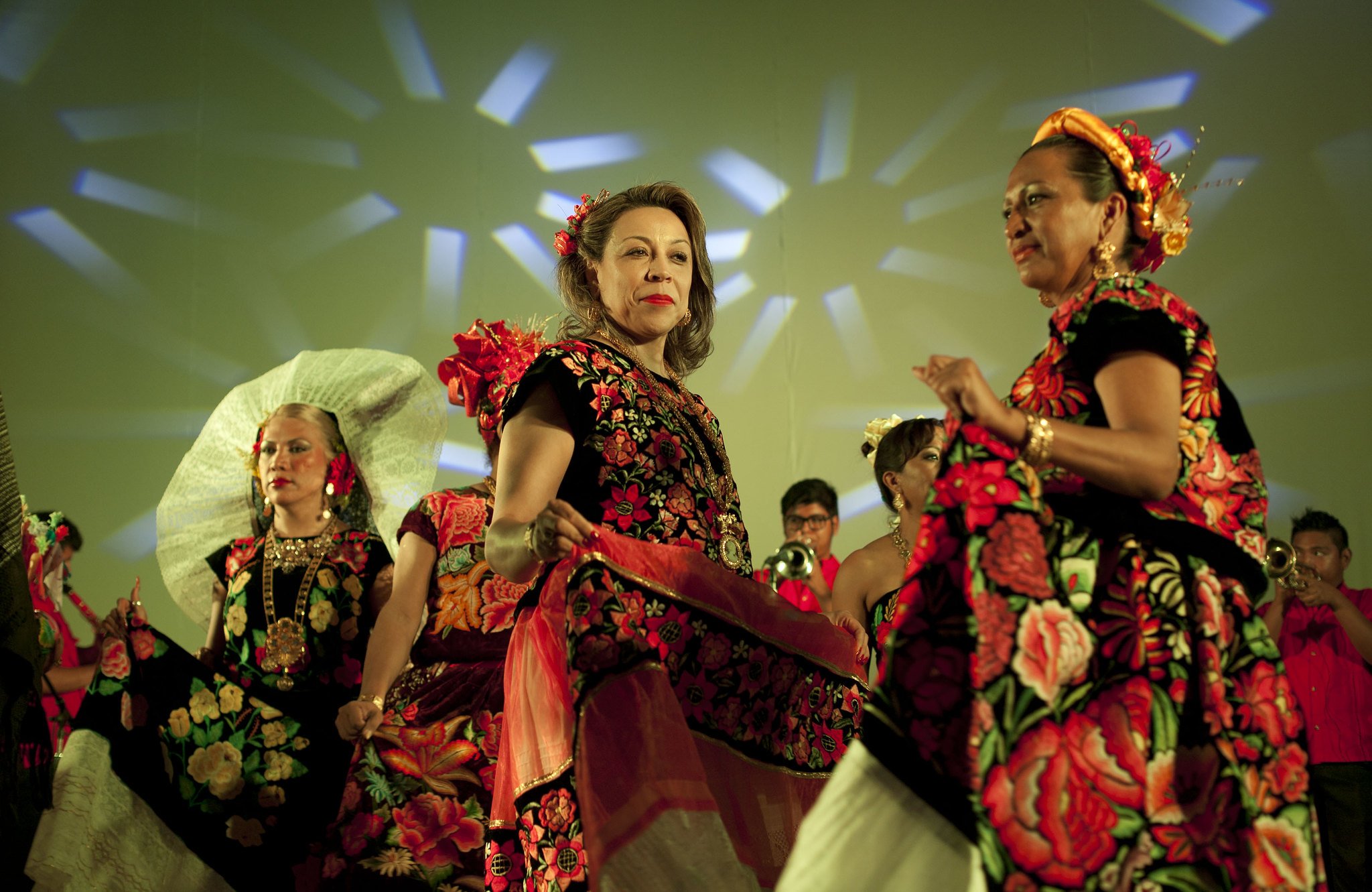 Mexico's Muxe Community Celebrates Gender Diversity Amidst Ongoing Struggles for LGBTQ Rights