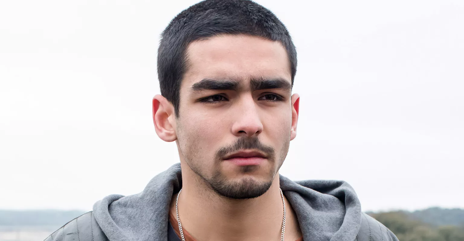 Élite Star Omar Ayuso Sizzles in Sensational Photoshoot, Opens Up About Fame and Love