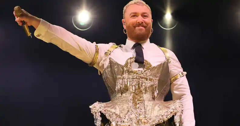 Moment émouvant alors que Sam Smith se produit à Montréal : une connexion nostalgique et des émotions débordantes