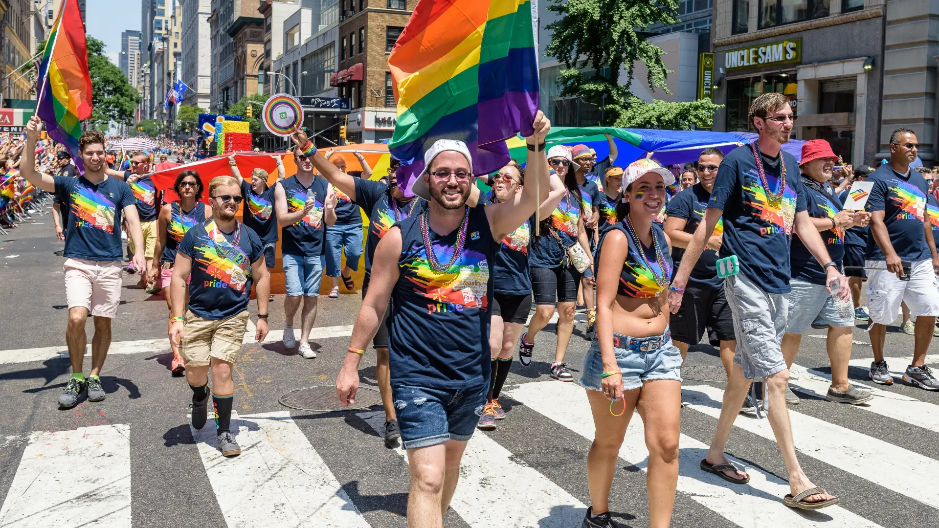Las estrellas exigen que los hospitales queden fuera del Orgullo